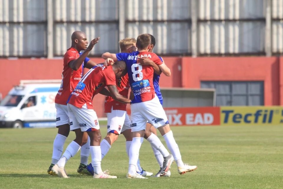 Paraná bate Vila Nova e conquista primeiro triunfo no Brasileirão de Aspirantes