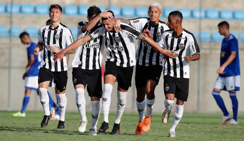 Atlético-MG derrota Cruzeiro e fecha primeira fase na liderança do Brasileirão Sub-20