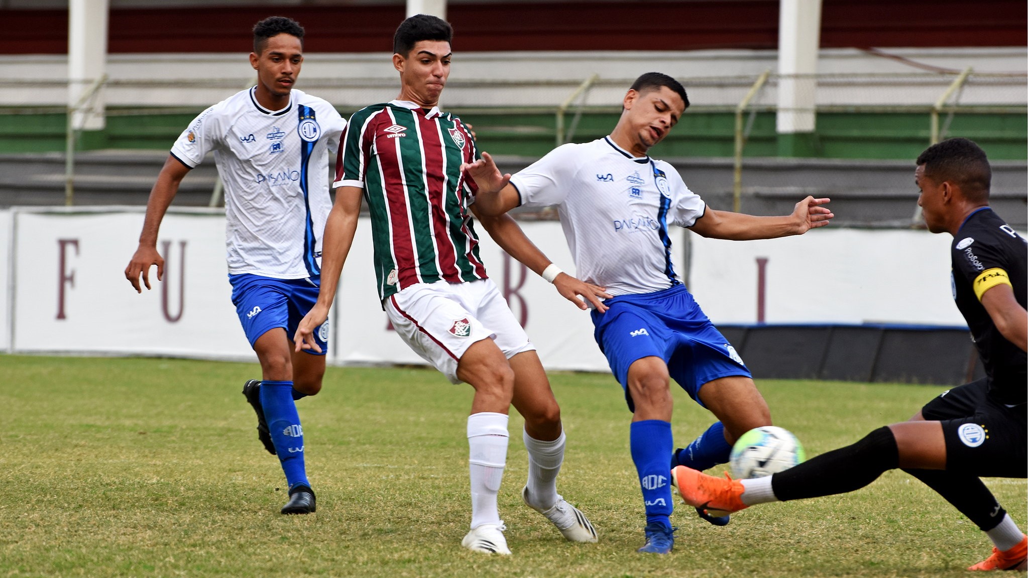 Fluminense decide no segundo tempo e vence Confiança pela Copa do Brasil Sub-17