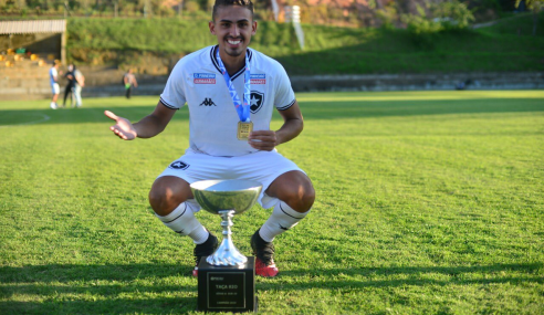 Botafogo amplia contrato de atacante do time sub-20