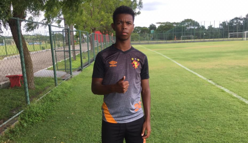 Reforço do Sport, zagueiro ex-Internacional celebra nova oportunidade
