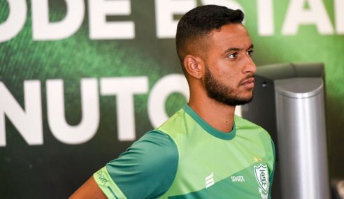 América-MG renova com trio formado na base