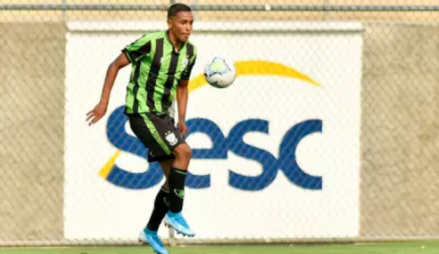 América-MG renova com lateral-direito do sub-17