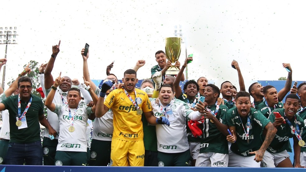 É tetra! Goleiro reserva brilha nos pênaltis, Palmeiras bate Corinthians e conquista Paulistão Sub-20