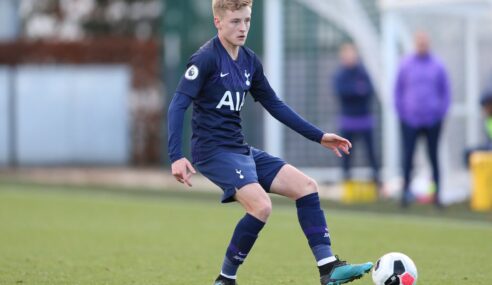 Tottenham Hotspur-ING cede meio-campista ao Portsmouth-ING