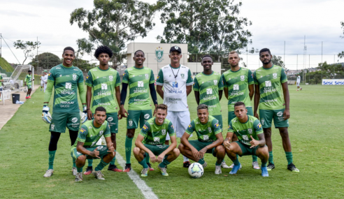 Dez atletas da base iniciam 2021 treinando com os profissionais do América-MG