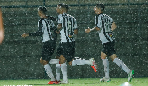 Artilheiro decide, Atlético-MG bate Palmeiras e avança no Brasileirão Sub-20