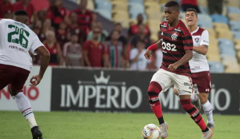 Flamengo empresta atacante Bill a clube ucraniano