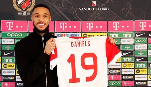 Utrecht-HOL contrata centroavante junto ao PSV-HOL