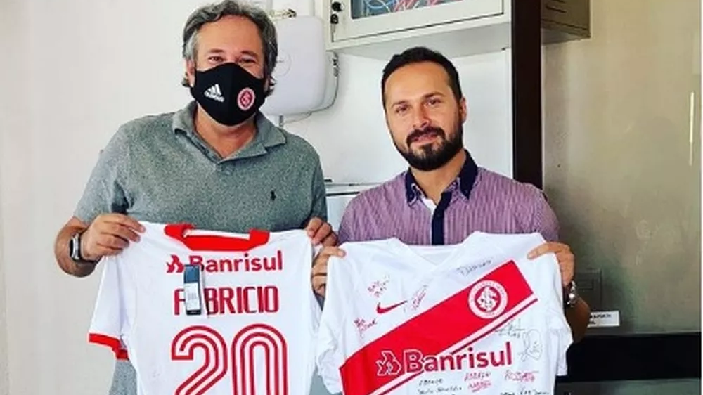 Diretor geral da base deixa o Internacional
