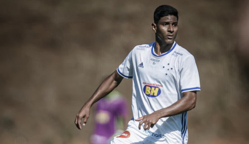 Cruzeiro não exerce opção de compra e lateral volta ao Coimbra-MG