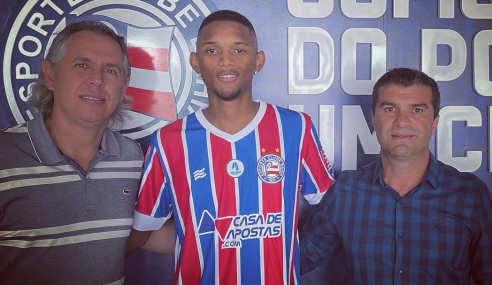 Dias após deixar o Botafogo, zagueiro acerta com o Bahia