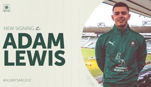 Liverpool-ING empresta lateral ao Plymouth Argyle-ING