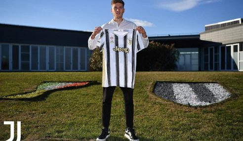 Juventus-ITA apresenta jovem zagueiro que pertencia ao Pro Vercelli-ITA
