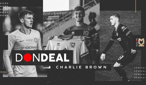 Goleador, Charlie Brown é negociado pelo Chelsea-ING