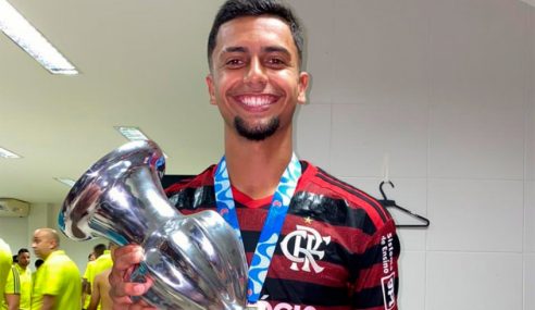 Lateral-esquerdo troca Flamengo por clube europeu