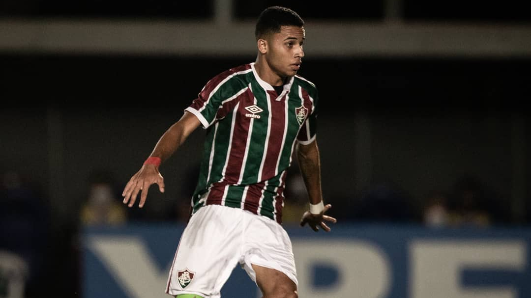 Volante da Geração dos Sonhos assina contrato profissional com o Fluminense