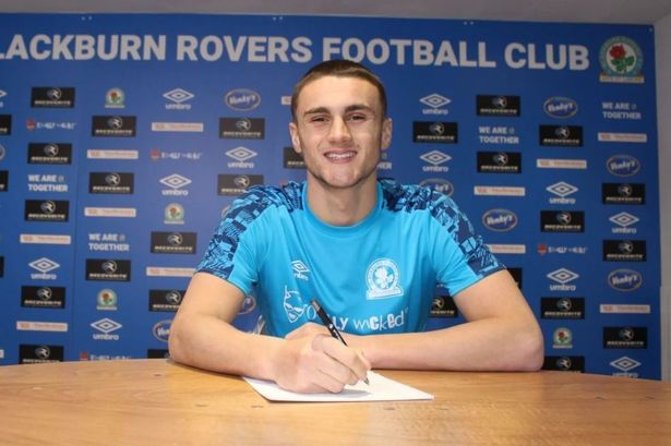 Manchester City-ING cede ao Blackburn-ING zagueiro de 19 anos