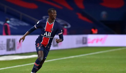 Meia é emprestado pelo PSG-FRA ao Brest-FRA