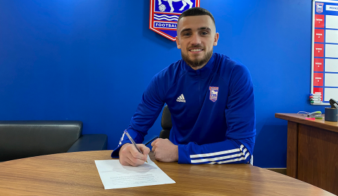 Tottenham-ING empresta atacante de 18 anos ao Ipswich Town-ING