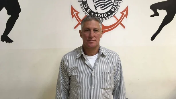 Sub-20 do Corinthians se reapresenta com técnico interino