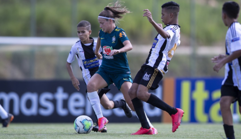 Seleção Feminina Sub-17 massacra equipe masculina sub-14 em jogo-treino