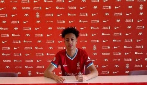 Liverpool-ING anuncia contratação de atacante de apenas 16 anos