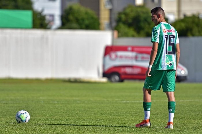 Juventude renova contrato de promessa por mais três temporadas