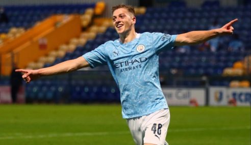 Manchester City goleia fora de casa e segue líder do Inglês Sub-23