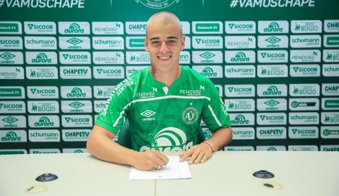 Mancha renova contrato com a Chapecoense