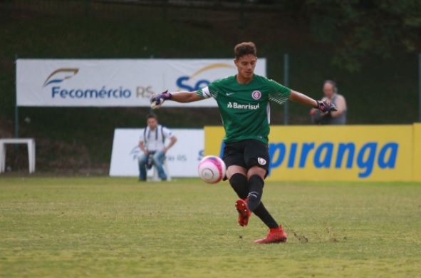 Paraná Clube traz goleiro do Internacional por empréstimo