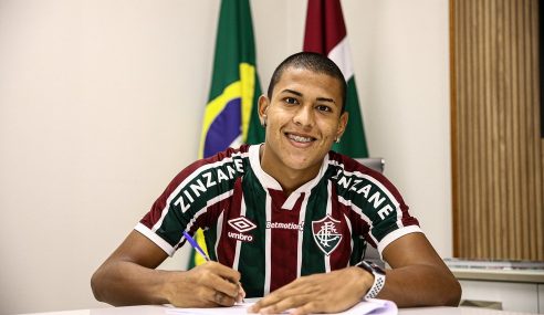 Joia campeã pelo sub-17 do Fluminense renova até o fim de 2024