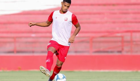 Corinthians enfim anuncia zagueiro do Náutico como reforço para o sub-20