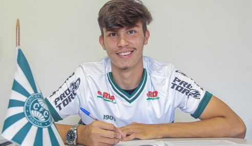Coritiba renova com prata da casa até o fim de 2023