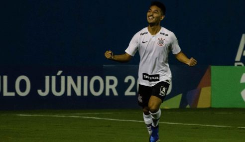 Corinthians libera meia Fabrício Oya