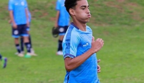 Flamengo acerta com lateral-esquerdo do Goiás