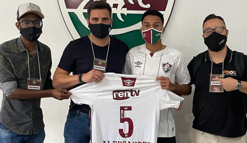 Dois meses após assinar contrato, volante renova até 2026 com o Fluminense