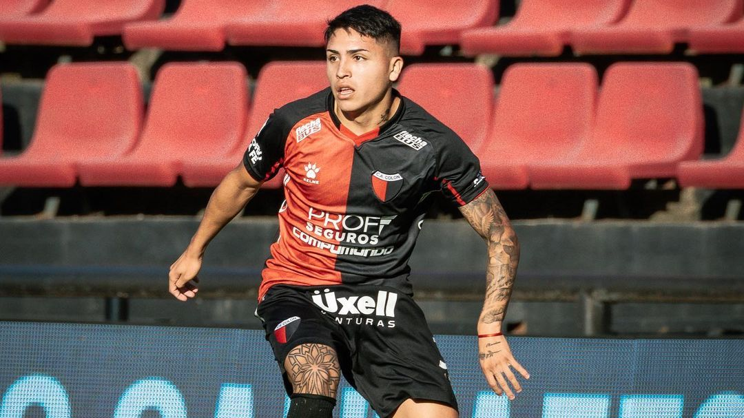 Meia argentino de 18 anos entra na mira do Flamengo