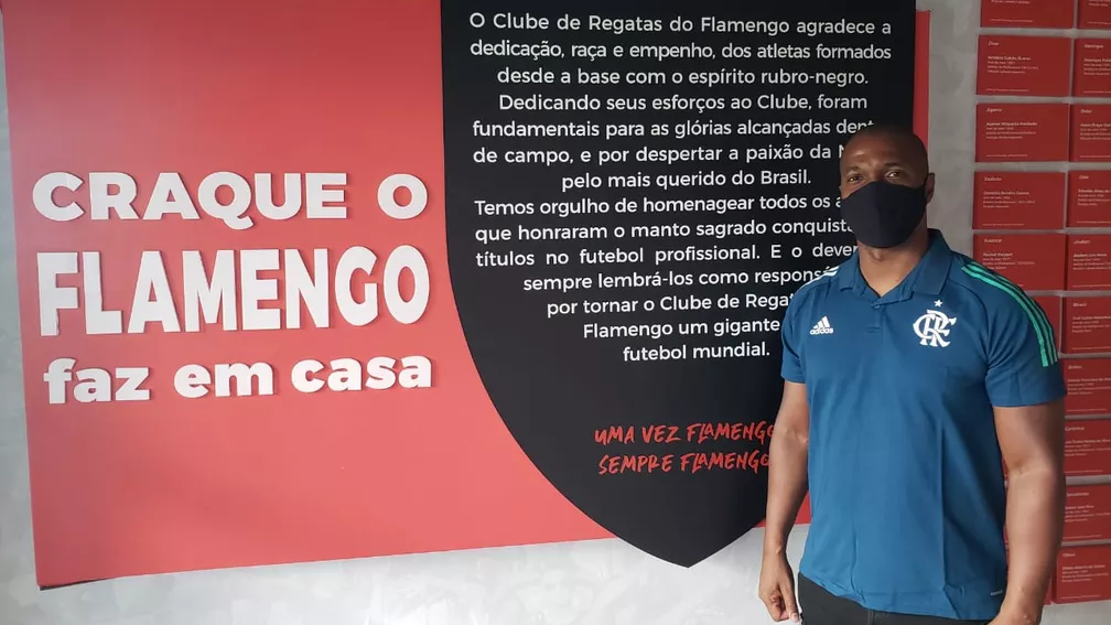 Ex-lateral Gilberto volta ao Flamengo para comandar projeto na base