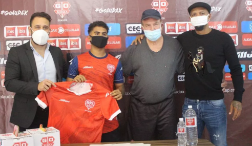 Filho de Felipe Melo é apresentado no Audax