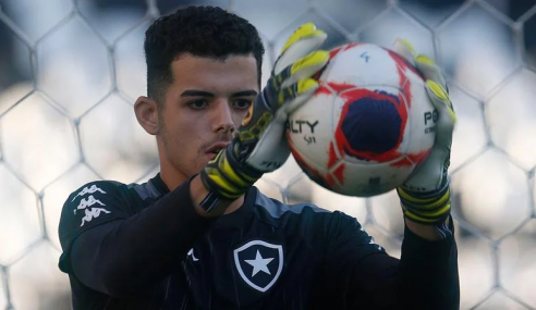 Botafogo contrata goleiro ex-Flamengo para o sub-20
