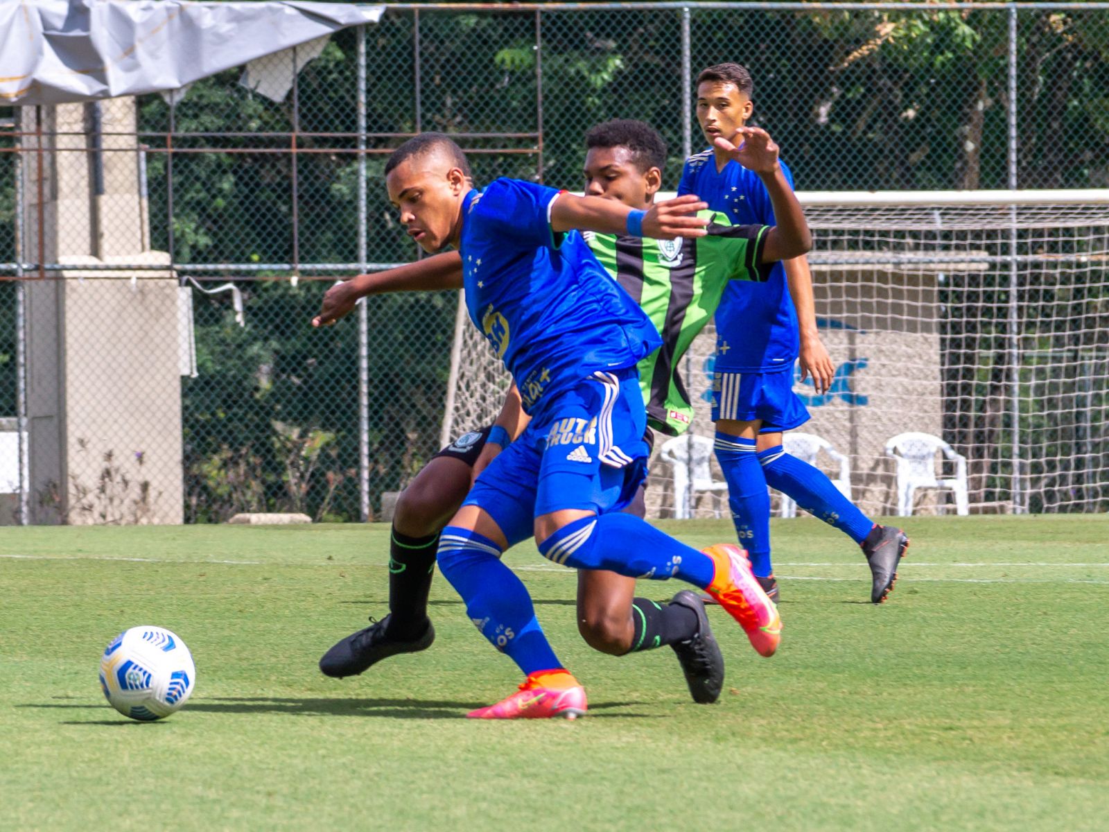 Em preparação para o Brasileiro Sub-17, duelo mineiro termina sem gols