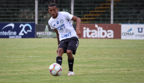 Flamengo fecha com lateral-direito do Tubarão para o time sub-20