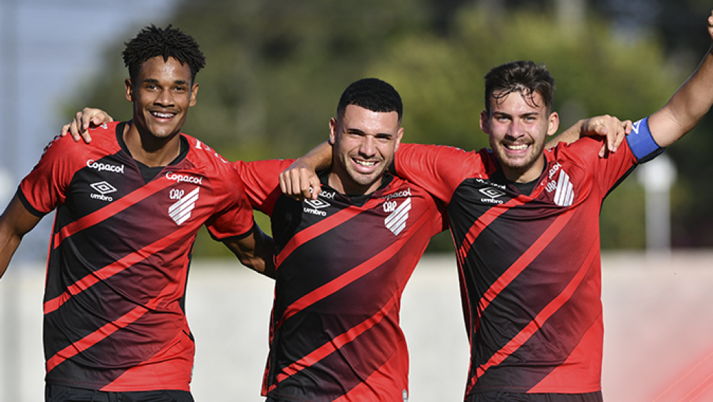 Athletico-PR impõe mais uma derrota à Chapecoense e segue 100% no Brasileirão Sub-17