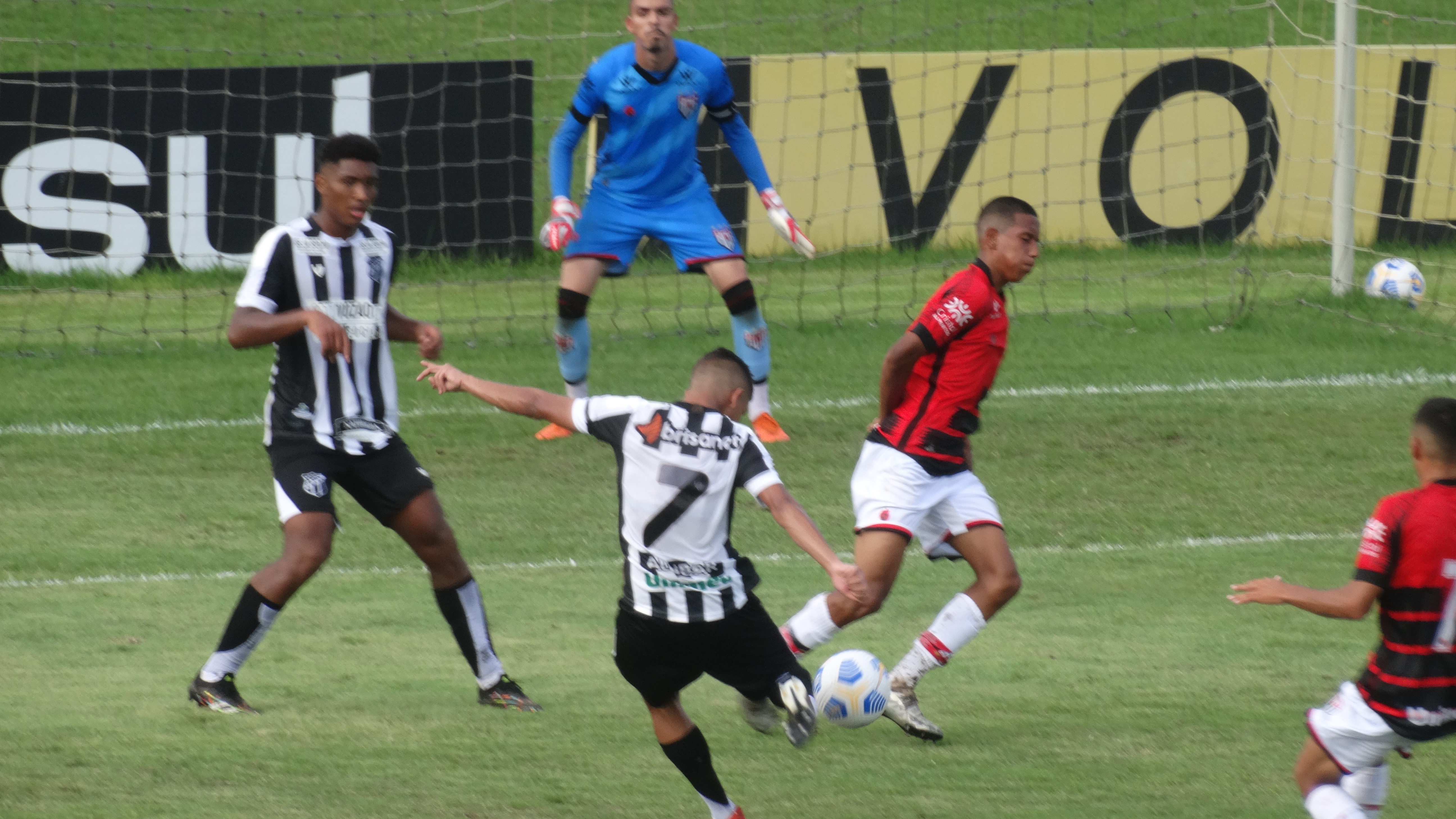 De virada, Ceará vence Atlético-GO em sua estreia no Brasileirão Sub-17