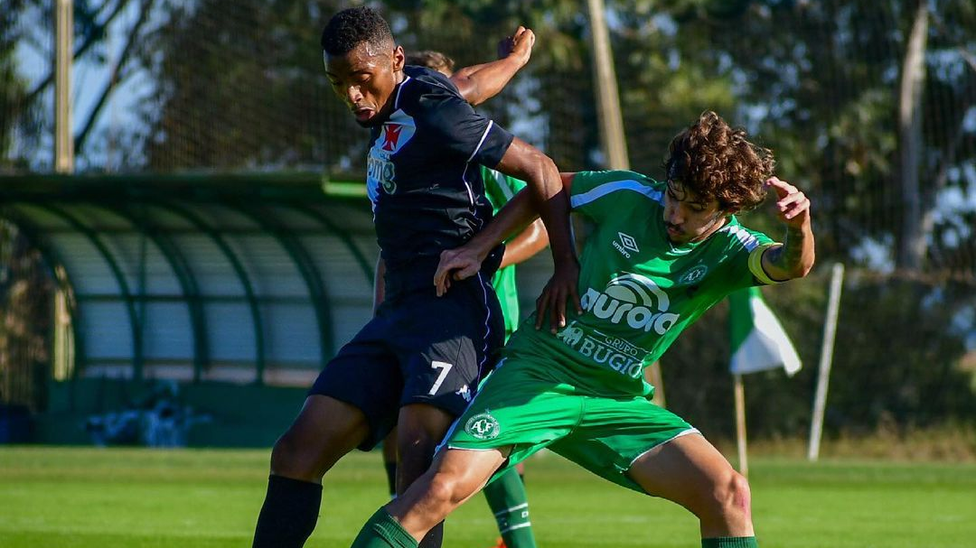 Com início arrasador, Vasco supera Chapecoense pelo Brasileirão Sub-17