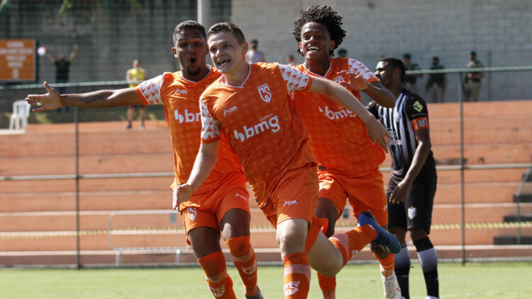 De virada, Coimbra bate Tupi e vence a terceira no Mineiro Sub-20