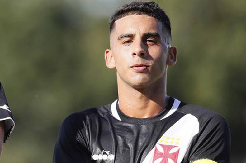 Altos contrata meia revelado pelo Vasco