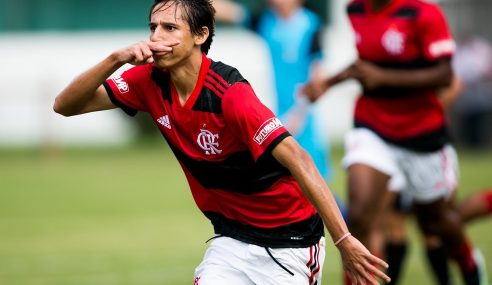 Flamengo vence clássico contra o Botafogo em estreia no Carioca Sub-20