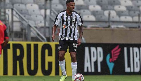 Londrina se aproxima de lateral-direito do Atlético-MG